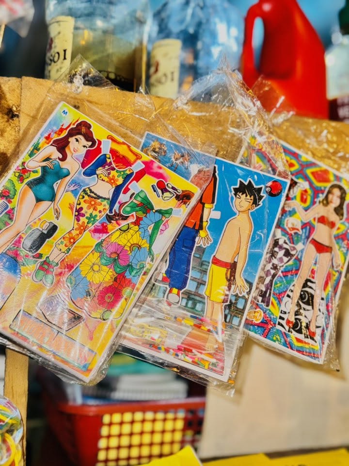 Paper dolls